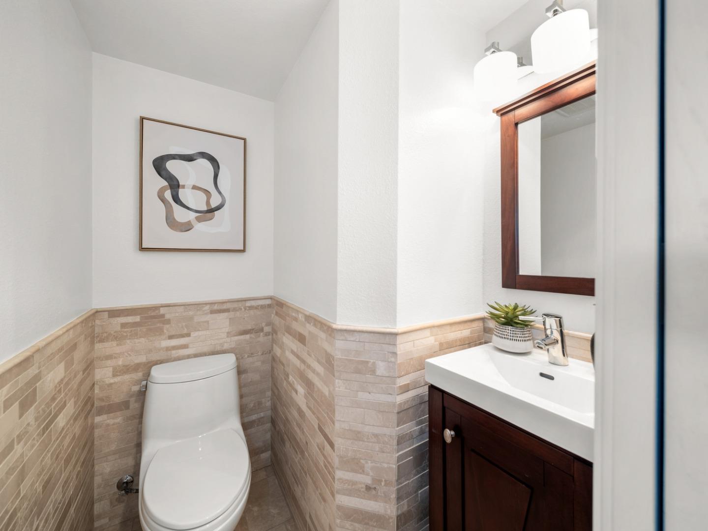 Detail Gallery Image 13 of 30 For 1031 Las Palmas Dr, Santa Clara,  CA 95051 - 3 Beds | 2/1 Baths