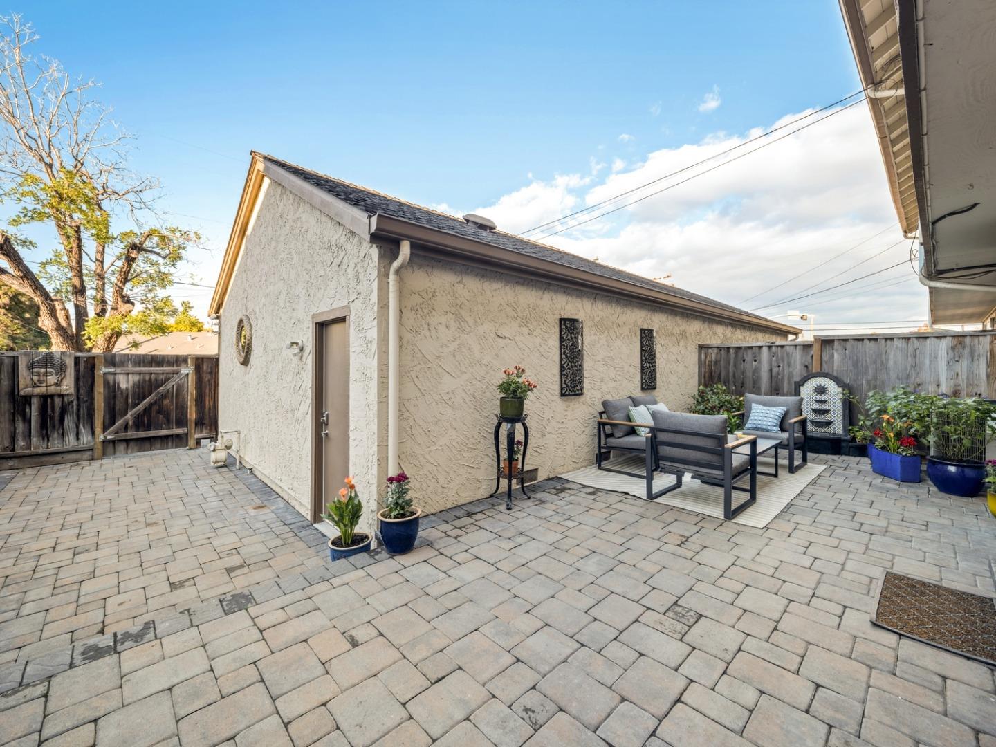 Detail Gallery Image 25 of 30 For 1031 Las Palmas Dr, Santa Clara,  CA 95051 - 3 Beds | 2/1 Baths