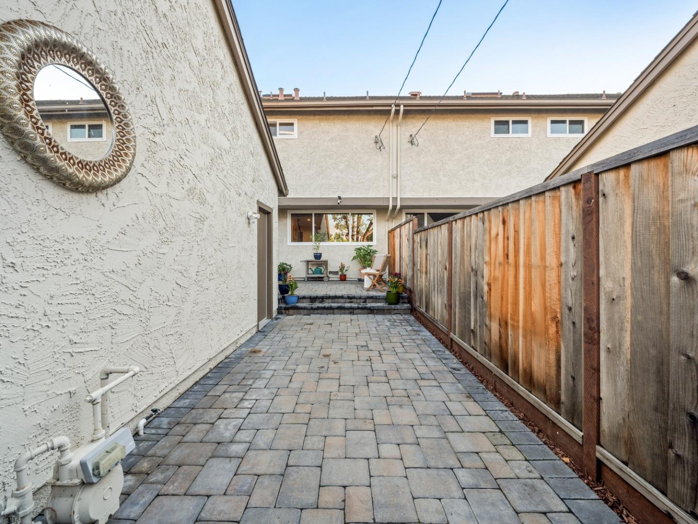 Detail Gallery Image 26 of 30 For 1031 Las Palmas Dr, Santa Clara,  CA 95051 - 3 Beds | 2/1 Baths