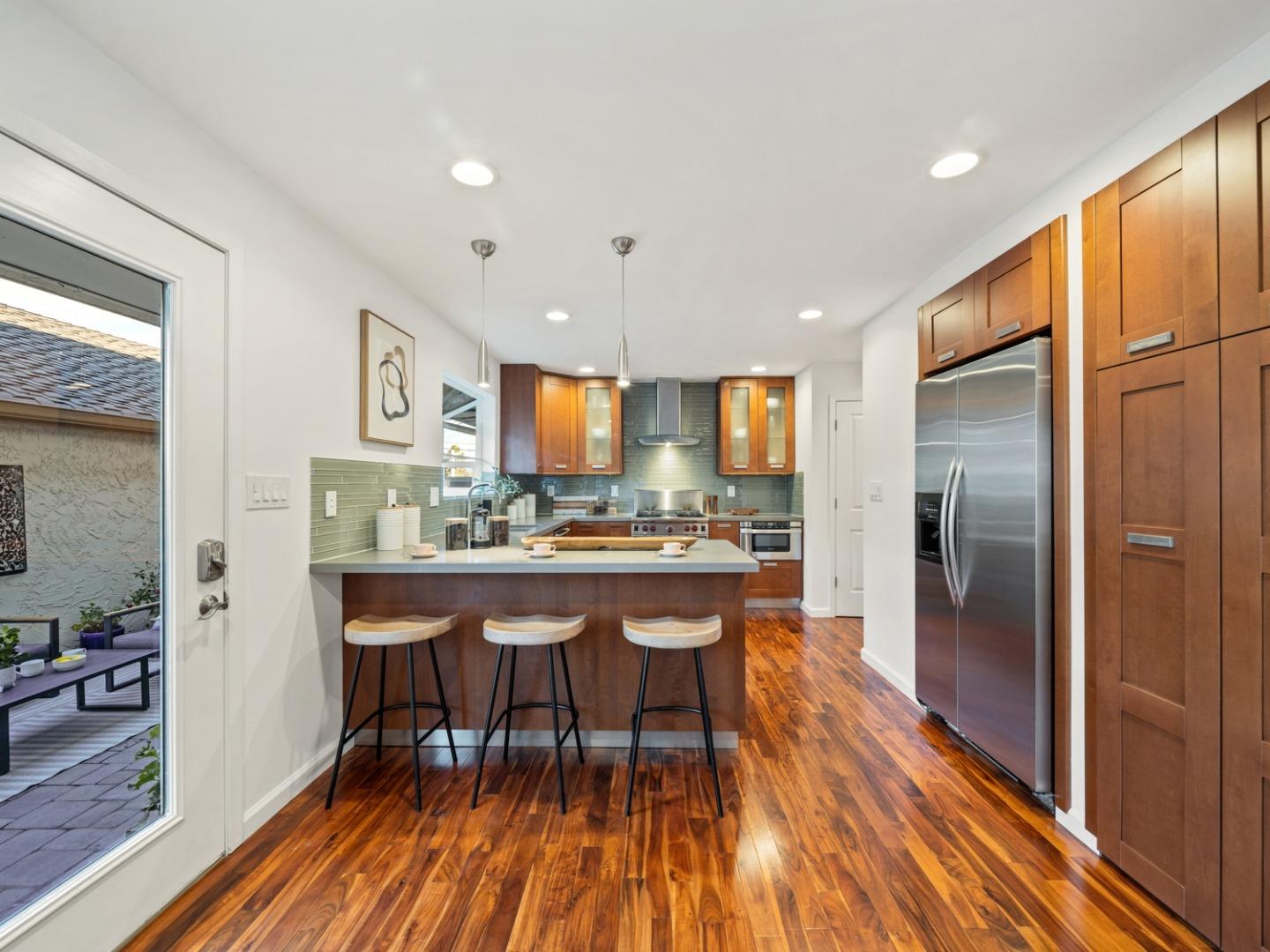 Detail Gallery Image 6 of 30 For 1031 Las Palmas Dr, Santa Clara,  CA 95051 - 3 Beds | 2/1 Baths