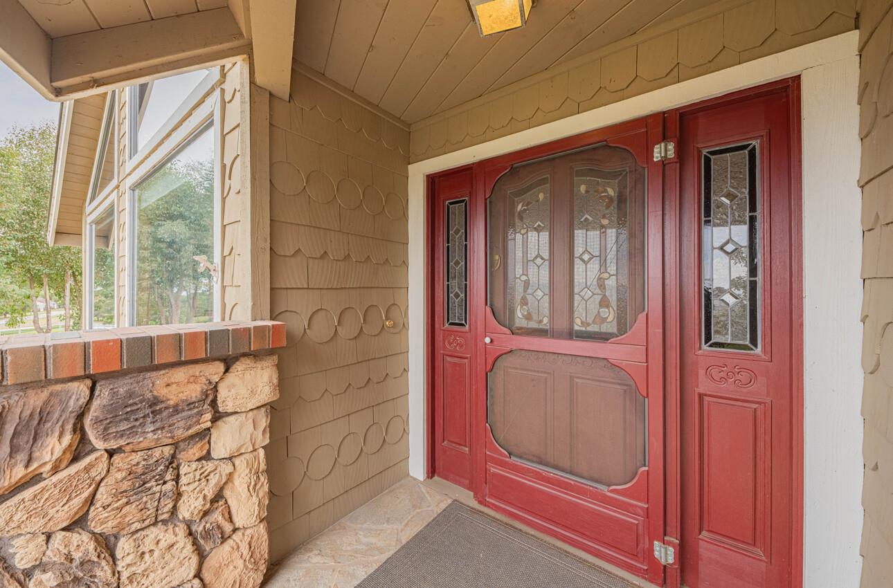 Detail Gallery Image 16 of 79 For 310 Mesa Rd, Salinas,  CA 93908 - 4 Beds | 2 Baths