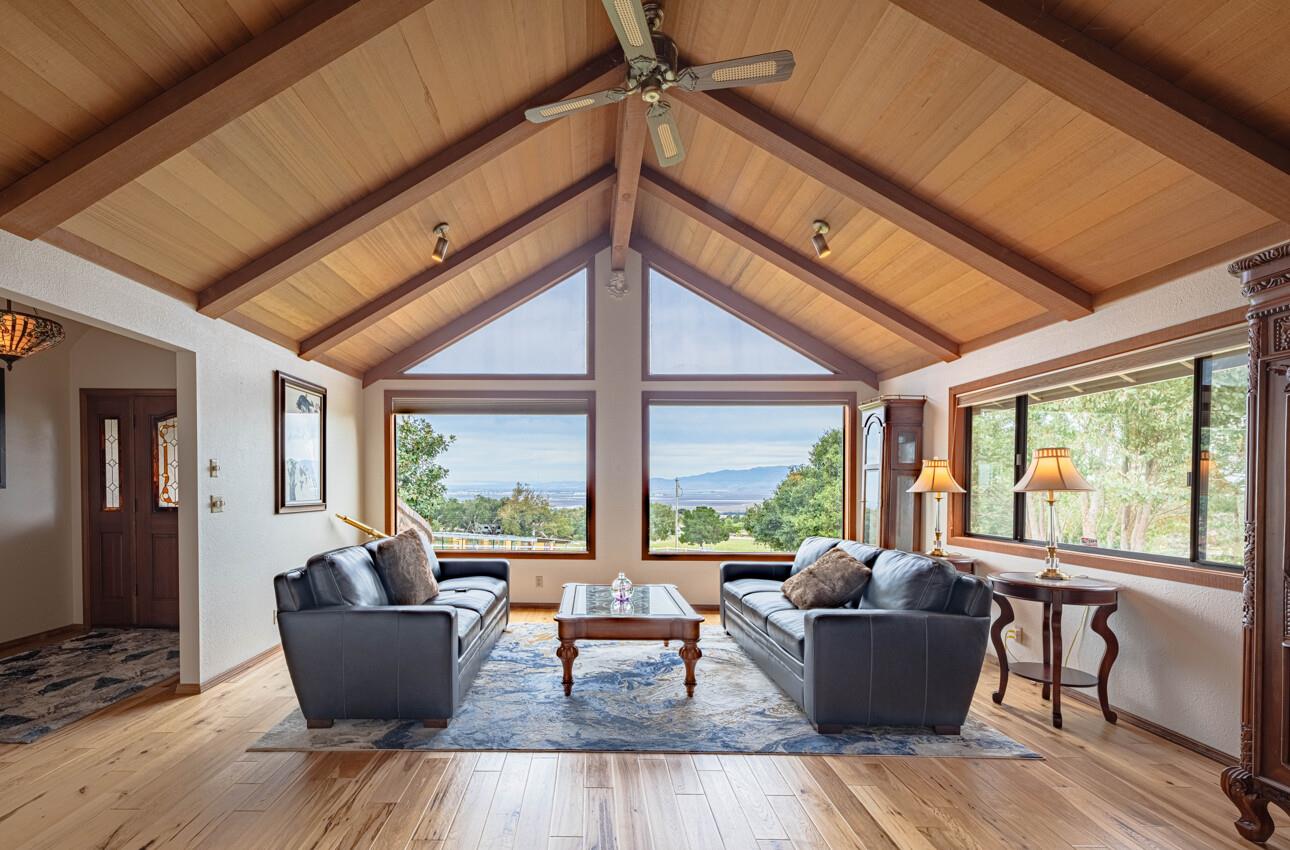 Detail Gallery Image 21 of 79 For 310 Mesa Rd, Salinas,  CA 93908 - 4 Beds | 2 Baths