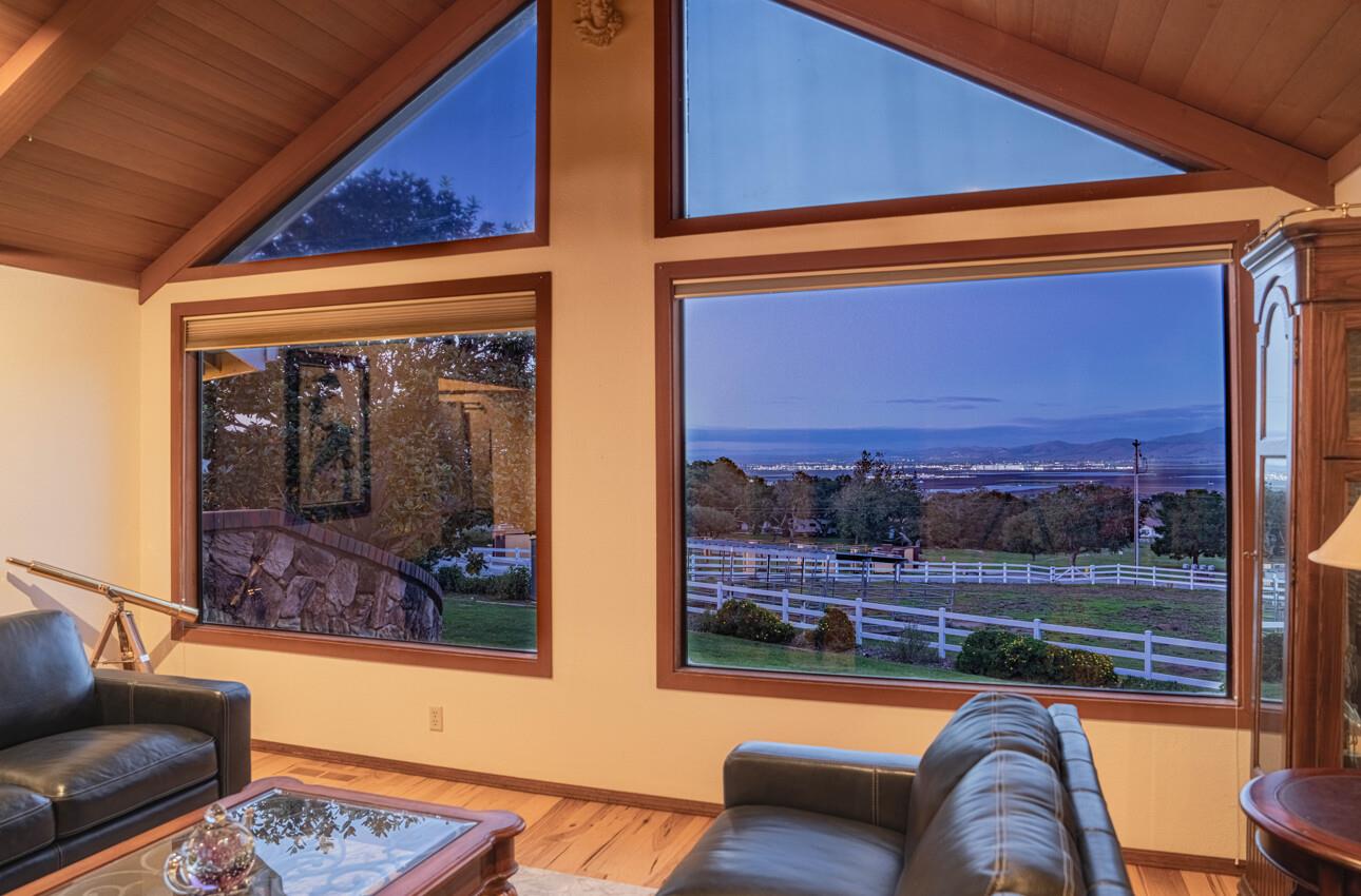 Detail Gallery Image 23 of 79 For 310 Mesa Rd, Salinas,  CA 93908 - 4 Beds | 2 Baths