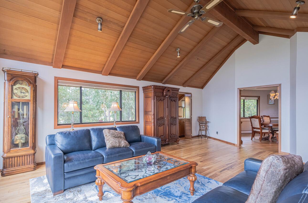 Detail Gallery Image 25 of 79 For 310 Mesa Rd, Salinas,  CA 93908 - 4 Beds | 2 Baths