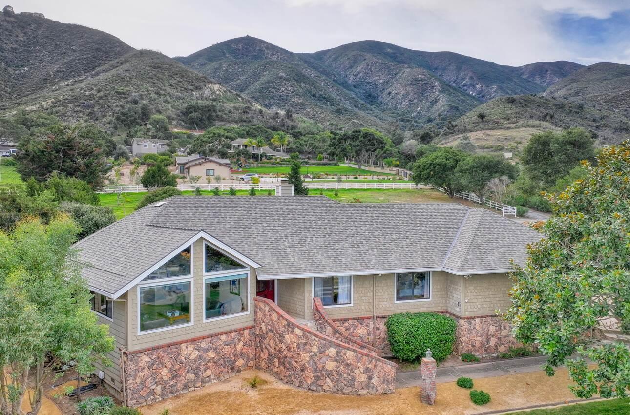 Detail Gallery Image 4 of 79 For 310 Mesa Rd, Salinas,  CA 93908 - 4 Beds | 2 Baths