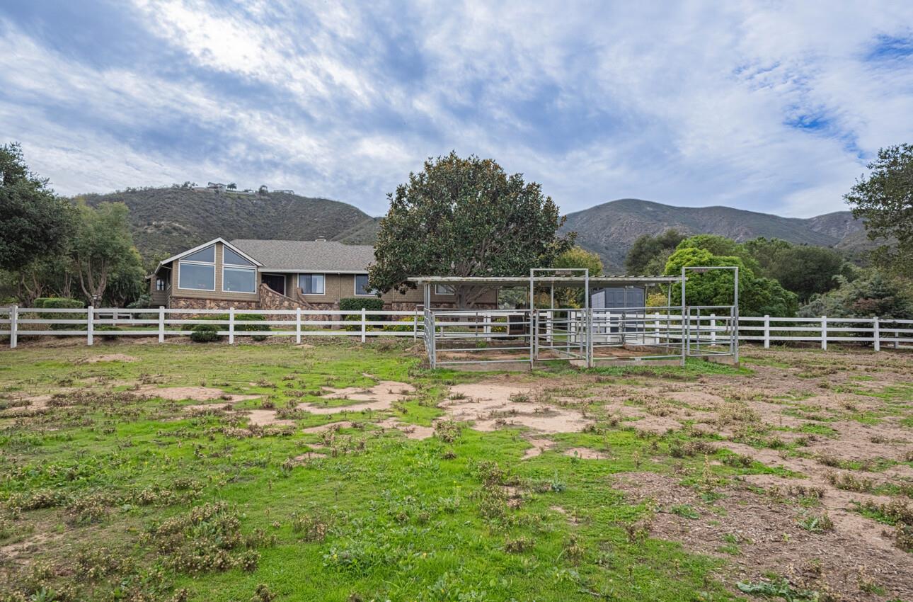 Detail Gallery Image 6 of 79 For 310 Mesa Rd, Salinas,  CA 93908 - 4 Beds | 2 Baths