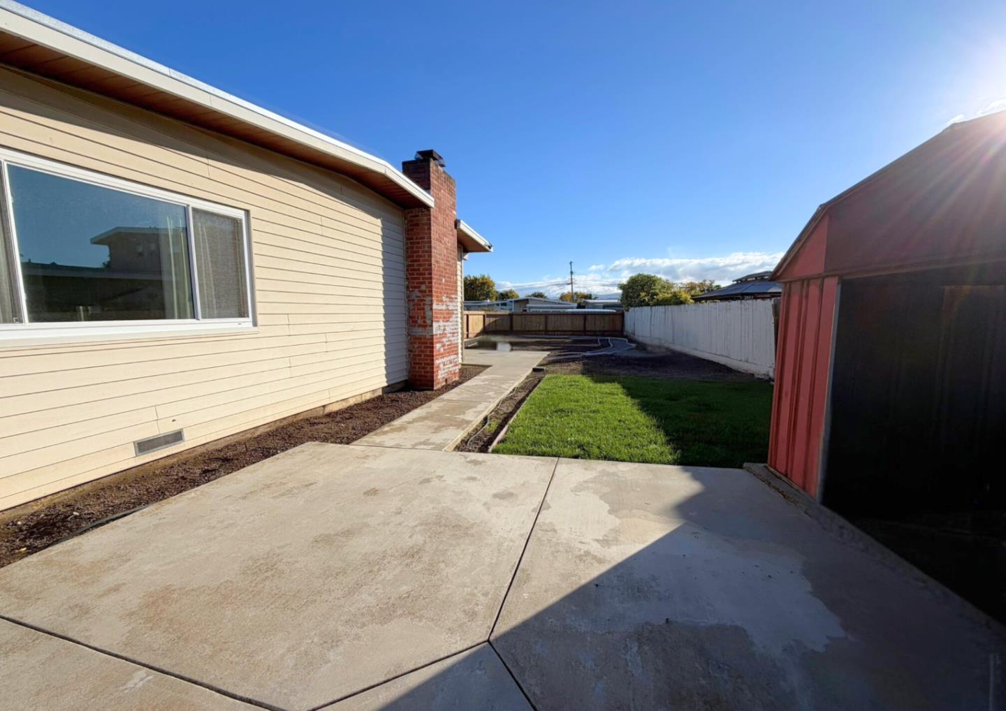 Detail Gallery Image 4 of 5 For 2053 Harding Ave, San Mateo,  CA 94403 - 3 Beds | 2 Baths