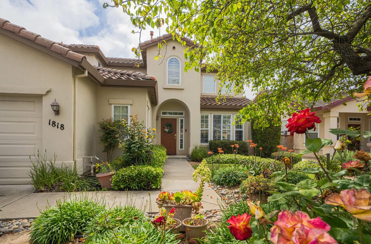 Detail Gallery Image 3 of 41 For 1818 Lancashire Dr, Salinas,  CA 93906 - 5 Beds | 3 Baths