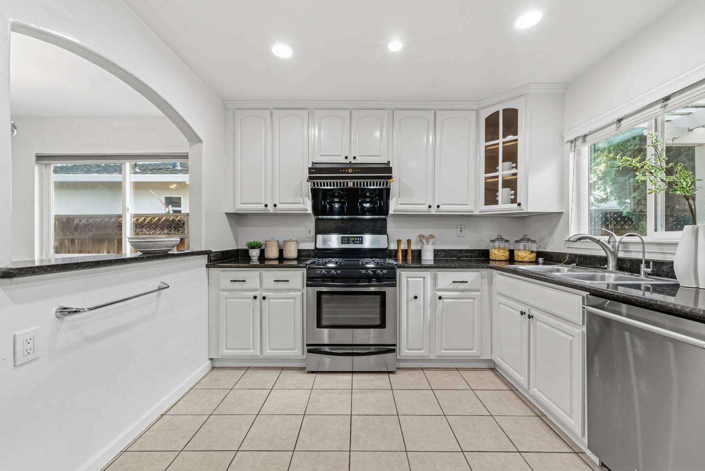 Detail Gallery Image 14 of 40 For 716 Kiely Blvd, Santa Clara,  CA 95051 - 3 Beds | 2 Baths