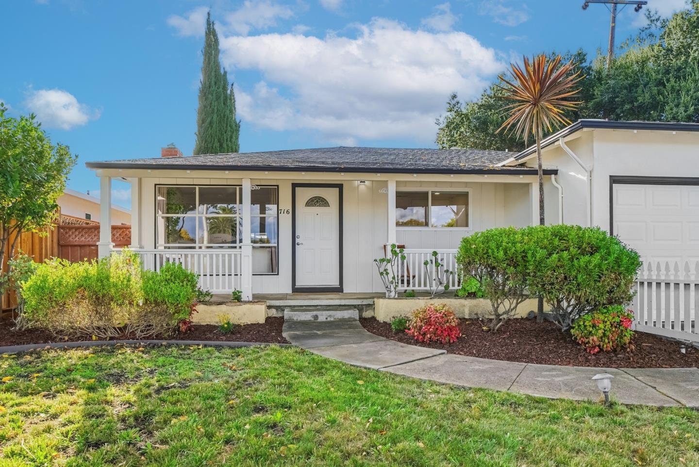 Detail Gallery Image 4 of 40 For 716 Kiely Blvd, Santa Clara,  CA 95051 - 3 Beds | 2 Baths