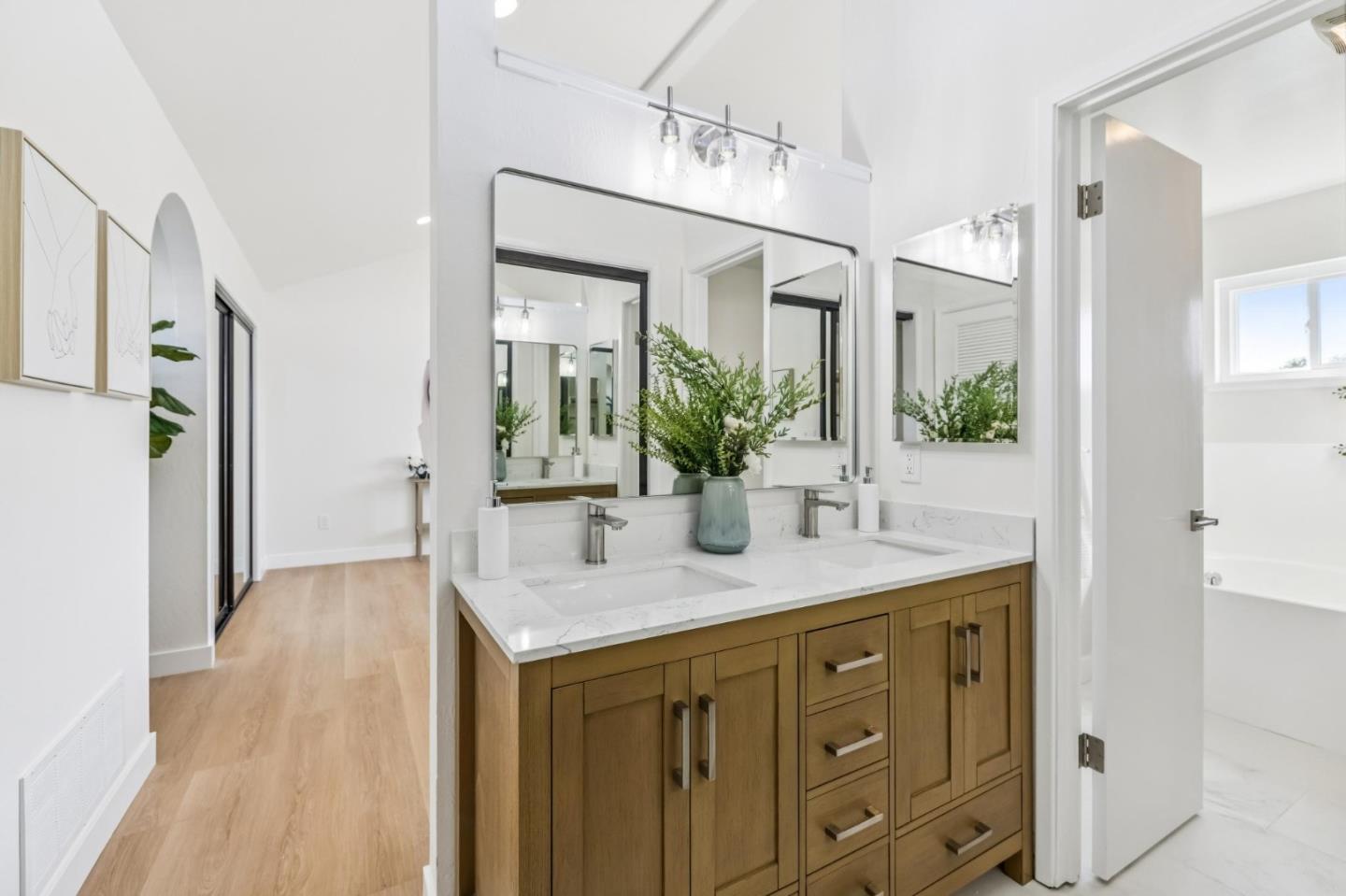 Detail Gallery Image 23 of 42 For 876 Lurline Dr, Foster City,  CA 94404 - 5 Beds | 3 Baths