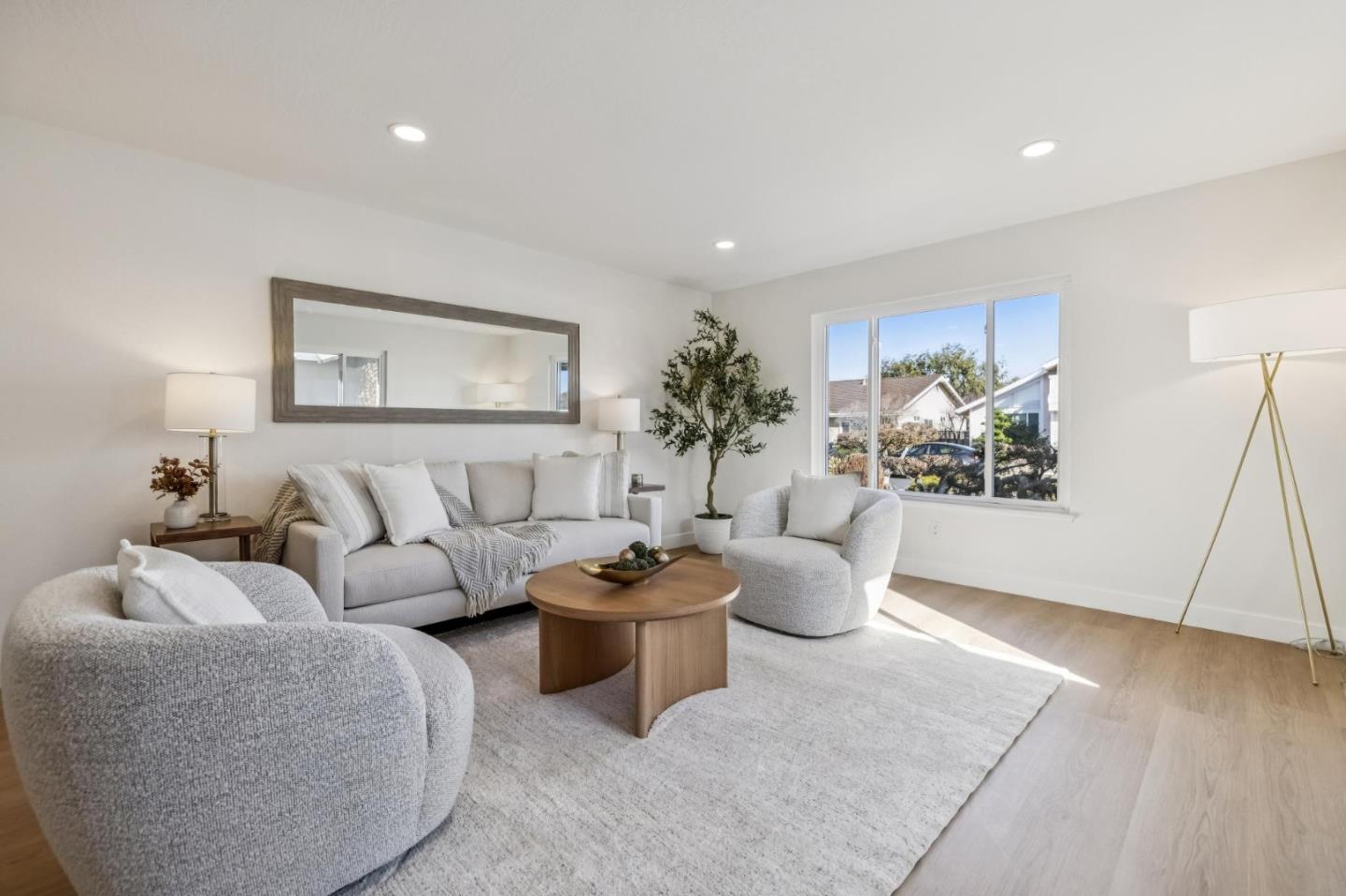 Detail Gallery Image 6 of 42 For 876 Lurline Dr, Foster City,  CA 94404 - 5 Beds | 3 Baths