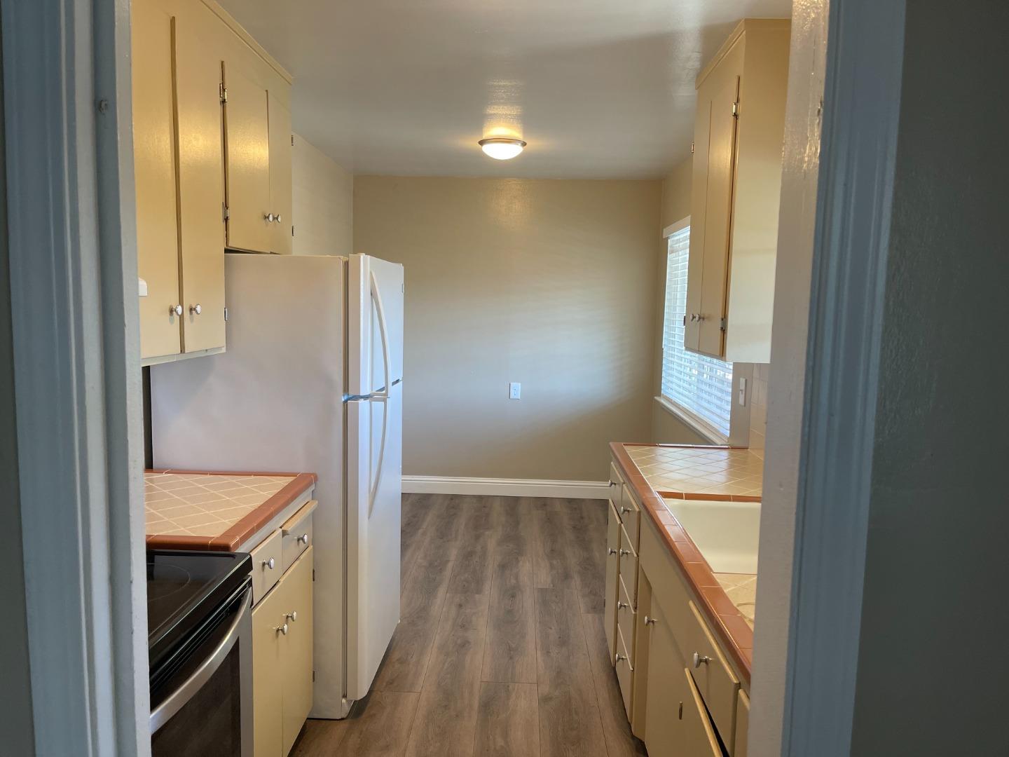 Detail Gallery Image 3 of 23 For 755 E Duane Ave #I,  Sunnyvale,  CA 94085 - 2 Beds | 1 Baths