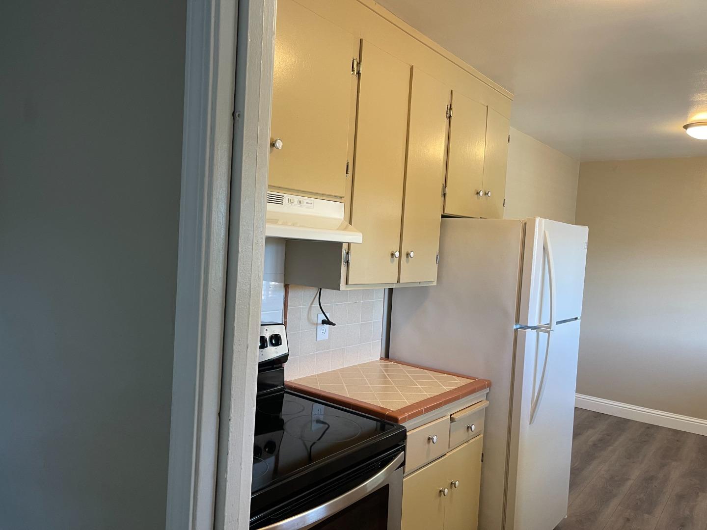 Detail Gallery Image 6 of 23 For 755 E Duane Ave #I,  Sunnyvale,  CA 94085 - 2 Beds | 1 Baths