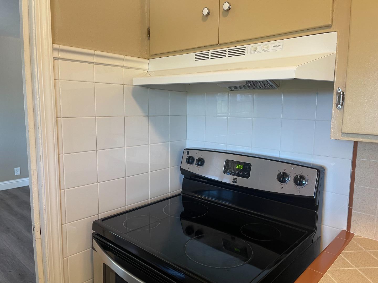 Detail Gallery Image 8 of 23 For 755 E Duane Ave #I,  Sunnyvale,  CA 94085 - 2 Beds | 1 Baths