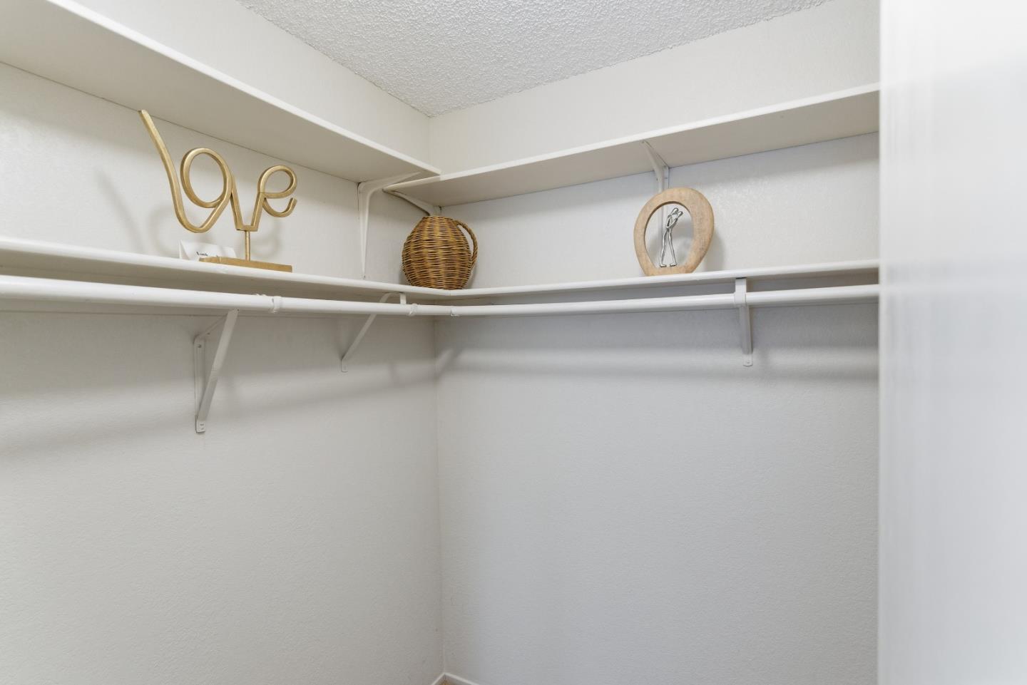 Detail Gallery Image 19 of 37 For 1058 Tekman Dr, San Jose,  CA 95122 - 1 Beds | 1 Baths