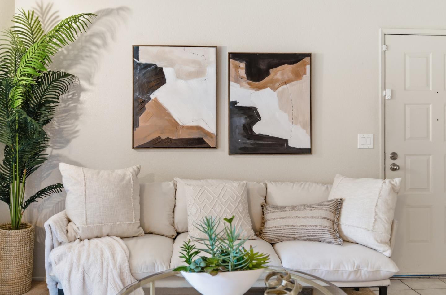 Detail Gallery Image 5 of 37 For 1058 Tekman Dr, San Jose,  CA 95122 - 1 Beds | 1 Baths