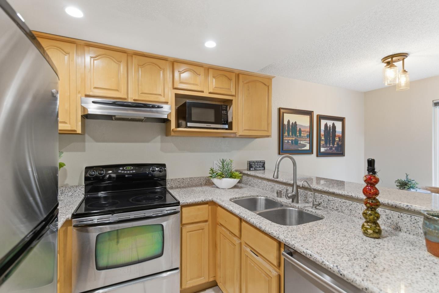 Detail Gallery Image 6 of 37 For 1058 Tekman Dr, San Jose,  CA 95122 - 1 Beds | 1 Baths