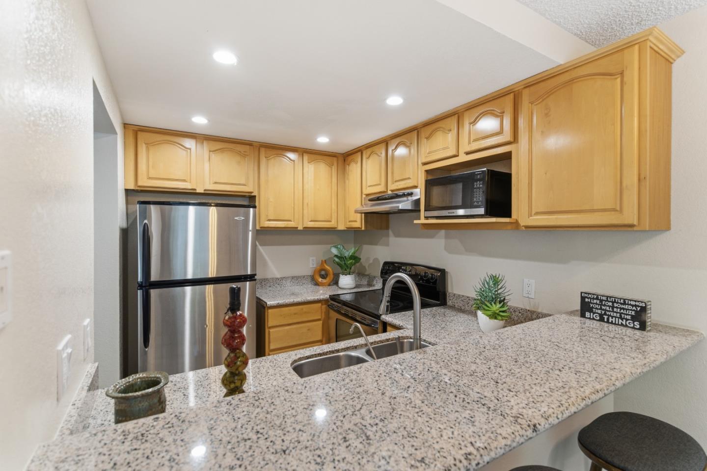 Detail Gallery Image 9 of 37 For 1058 Tekman Dr, San Jose,  CA 95122 - 1 Beds | 1 Baths