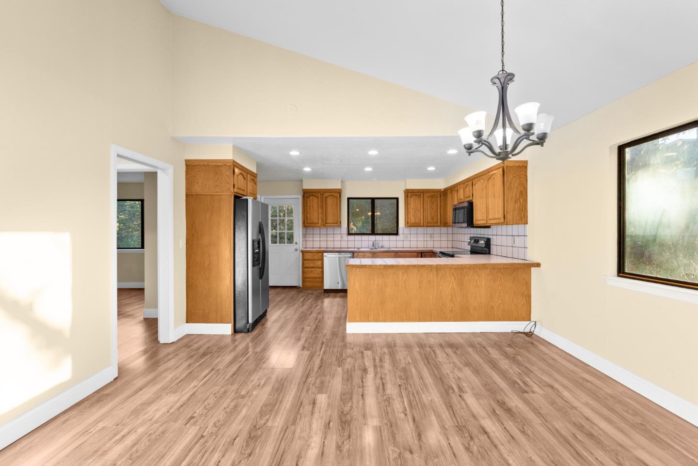 Detail Gallery Image 9 of 28 For 812 Loma Prieta Dr, Aptos,  CA 95003 - 3 Beds | 2 Baths