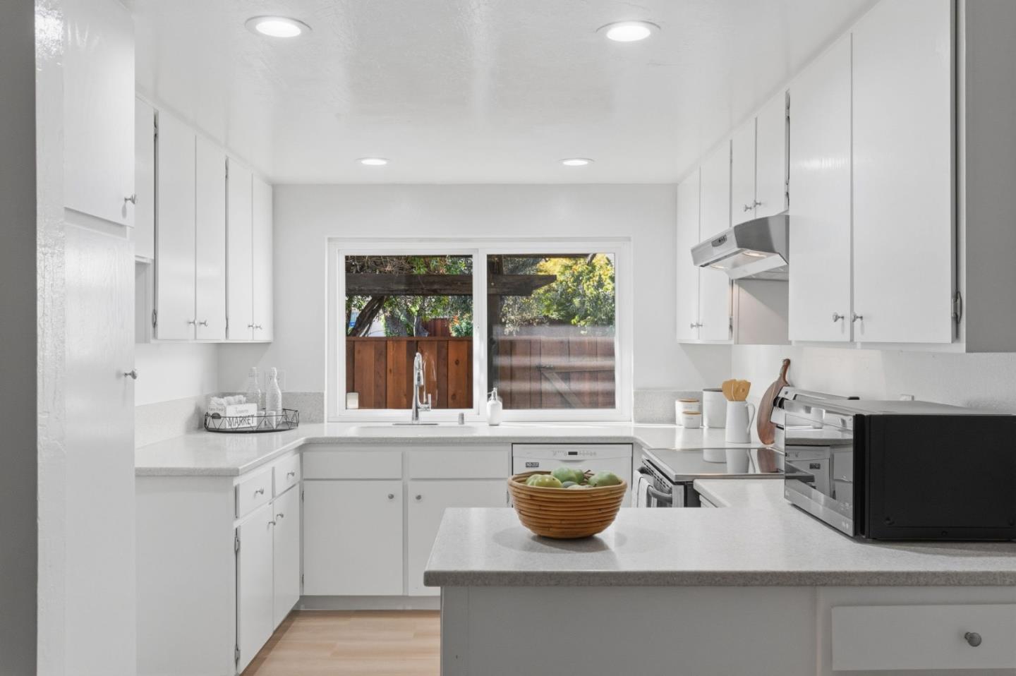 Detail Gallery Image 19 of 63 For 10969 Northshore Sq, Cupertino,  CA 95014 - 3 Beds | 2 Baths