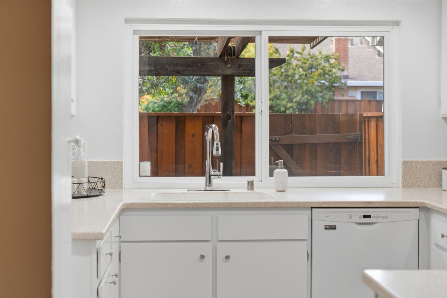 Detail Gallery Image 21 of 63 For 10969 Northshore Sq, Cupertino,  CA 95014 - 3 Beds | 2 Baths