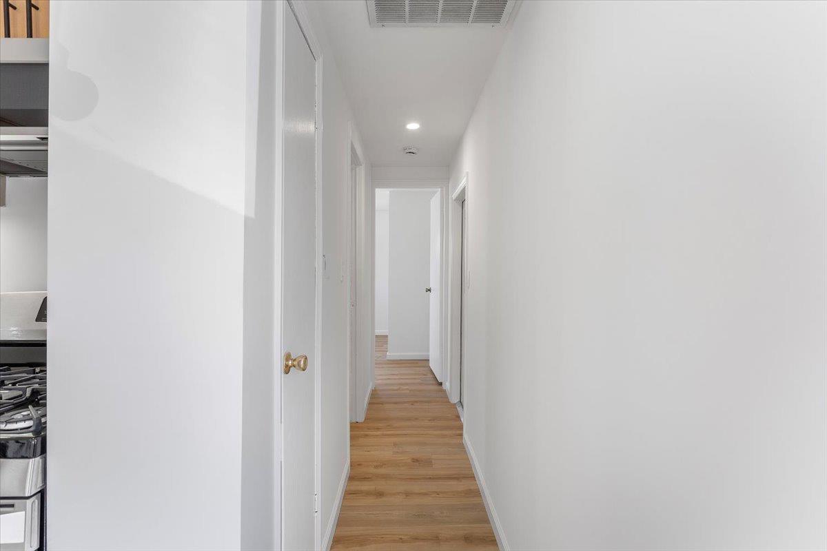 Detail Gallery Image 11 of 18 For 555 Mclaughlin Ave #42,  San Jose,  CA 95116 - 1 Beds | 1 Baths