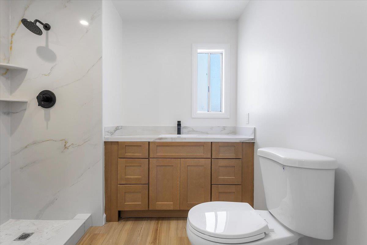 Detail Gallery Image 20 of 22 For 555 Mclaughlin Ave #42,  San Jose,  CA 95116 - 1 Beds | 1 Baths