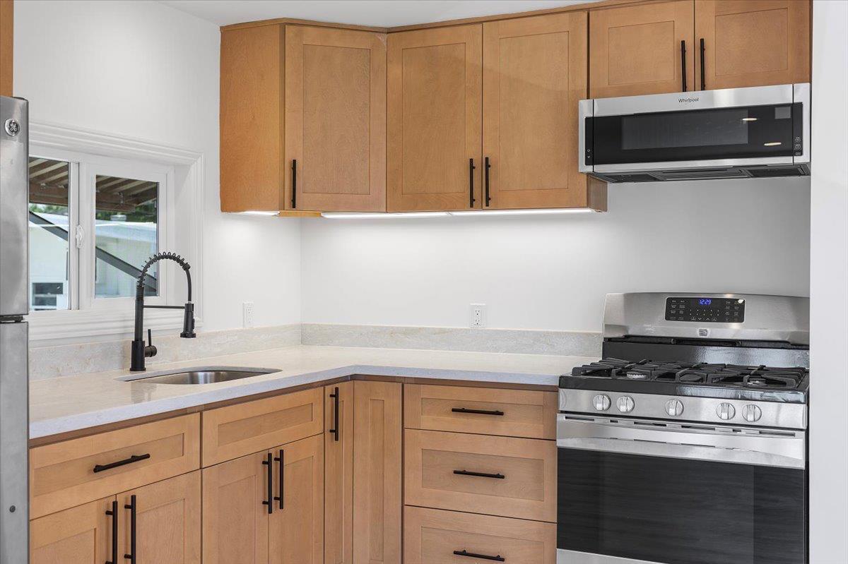 Detail Gallery Image 9 of 18 For 555 Mclaughlin Ave #42,  San Jose,  CA 95116 - 1 Beds | 1 Baths