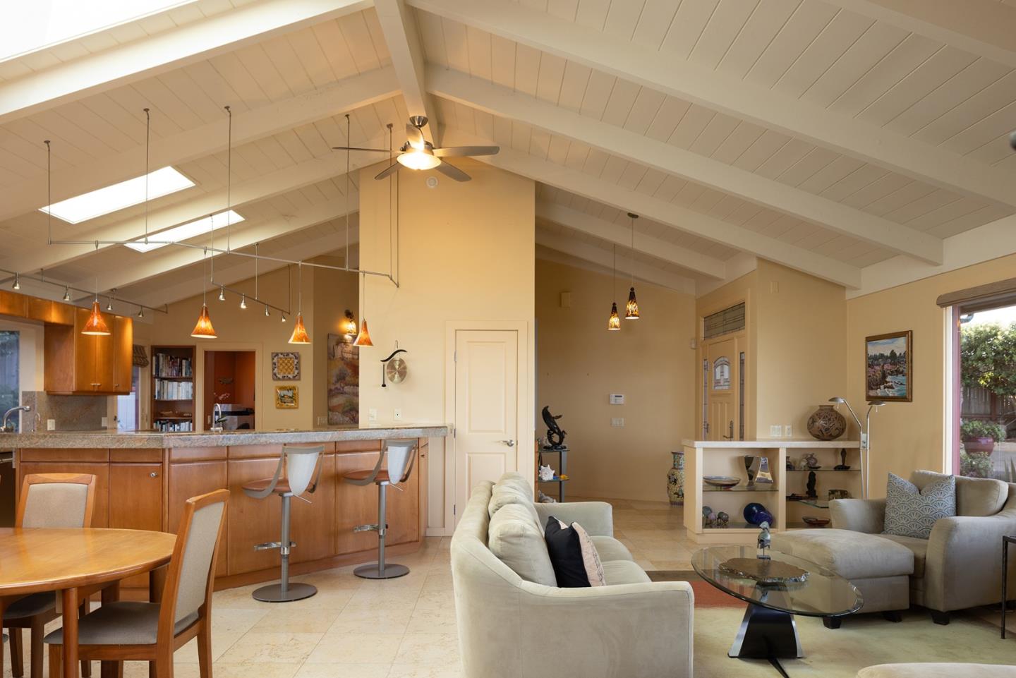 Detail Gallery Image 12 of 27 For 1209 Ocean View Blvd, Pacific Grove,  CA 93950 - 4 Beds | 3/1 Baths