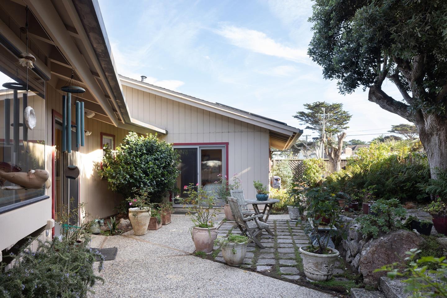 Detail Gallery Image 19 of 27 For 1209 Ocean View Blvd, Pacific Grove,  CA 93950 - 4 Beds | 3/1 Baths