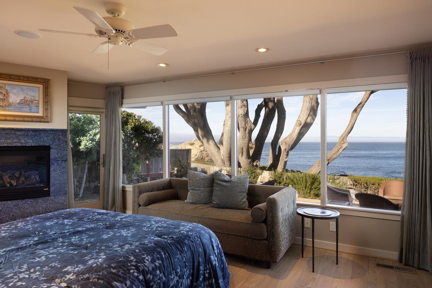 Detail Gallery Image 5 of 27 For 1209 Ocean View Blvd, Pacific Grove,  CA 93950 - 4 Beds | 3/1 Baths