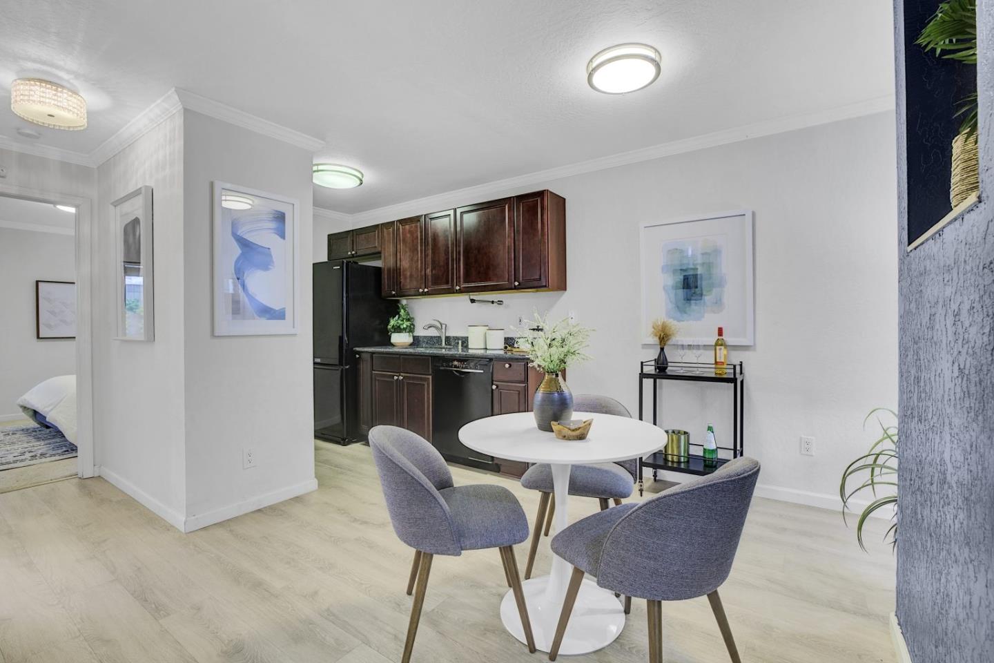 Detail Gallery Image 2 of 37 For 2742 Oak Rd #191,  Walnut Creek,  CA 94597 - 1 Beds | 1 Baths