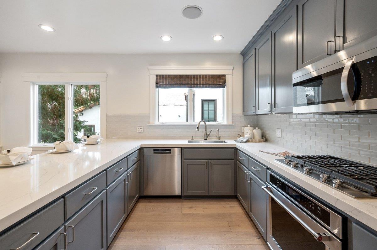 Detail Gallery Image 14 of 67 For 1308 Montero Ave, Burlingame,  CA 94010 - 4 Beds | 3/1 Baths