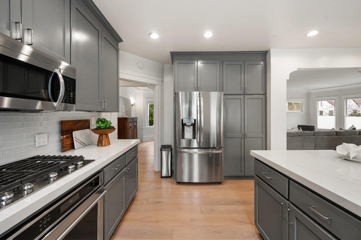 Detail Gallery Image 16 of 67 For 1308 Montero Ave, Burlingame,  CA 94010 - 4 Beds | 3/1 Baths