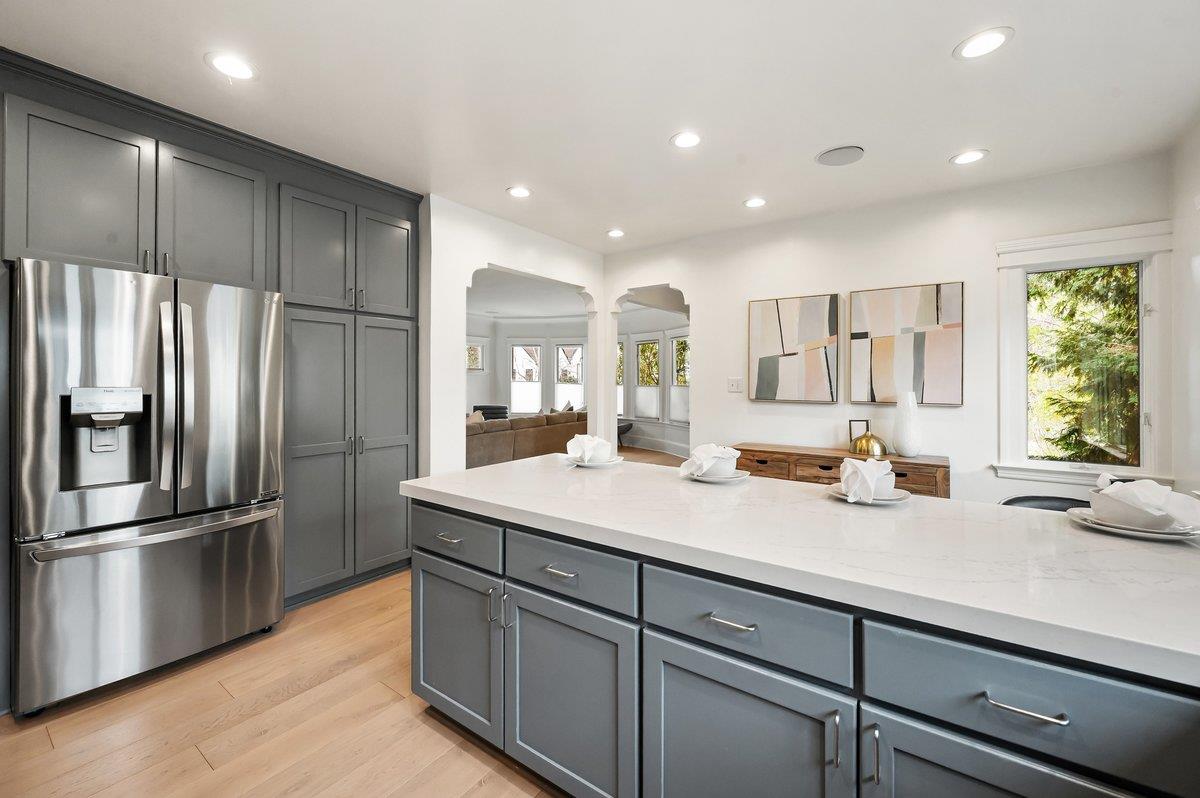 Detail Gallery Image 17 of 67 For 1308 Montero Ave, Burlingame,  CA 94010 - 4 Beds | 3/1 Baths