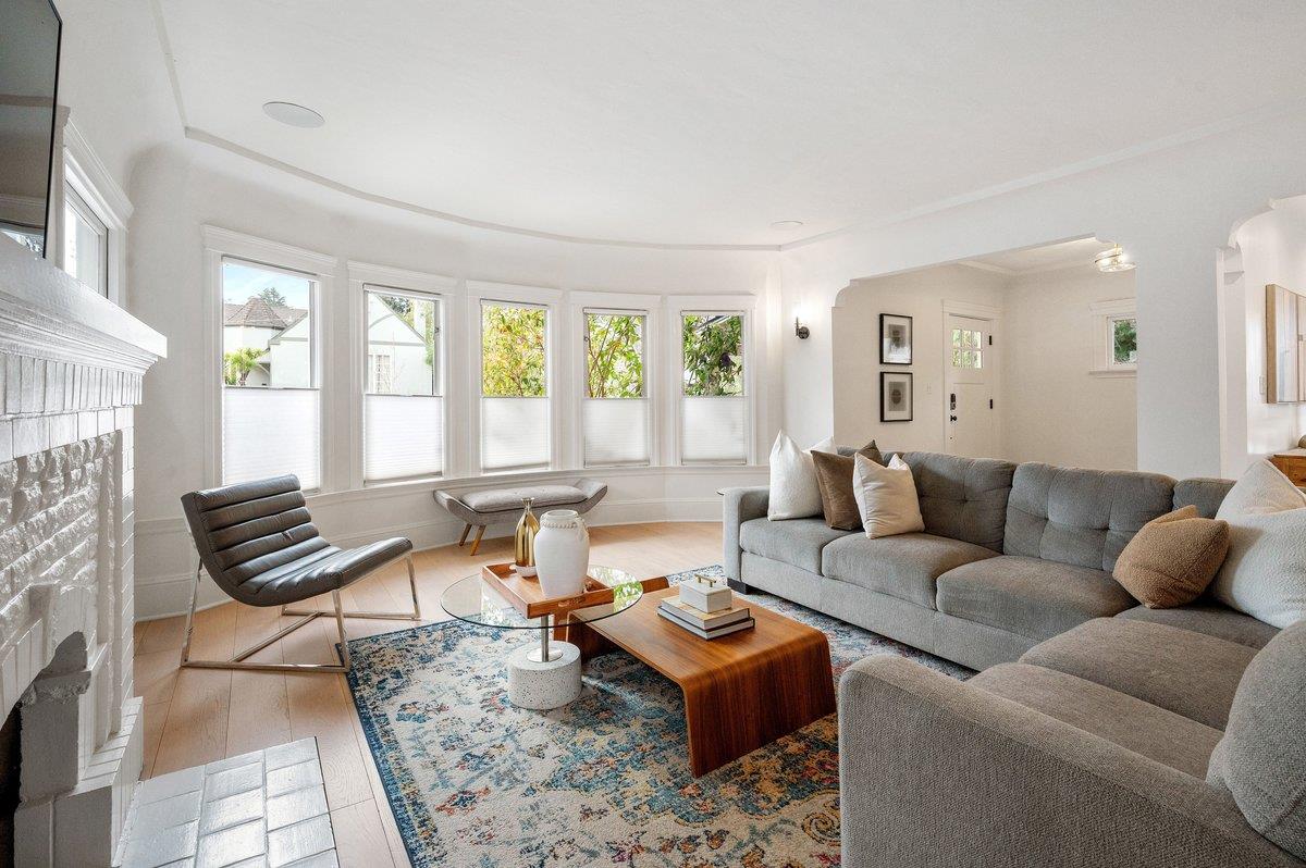 Detail Gallery Image 5 of 67 For 1308 Montero Ave, Burlingame,  CA 94010 - 4 Beds | 3/1 Baths