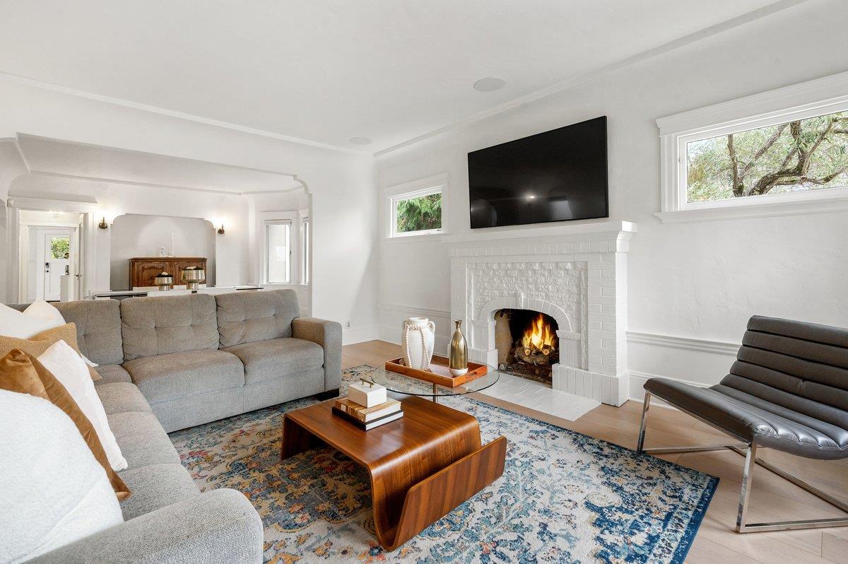 Detail Gallery Image 6 of 67 For 1308 Montero Ave, Burlingame,  CA 94010 - 4 Beds | 3/1 Baths