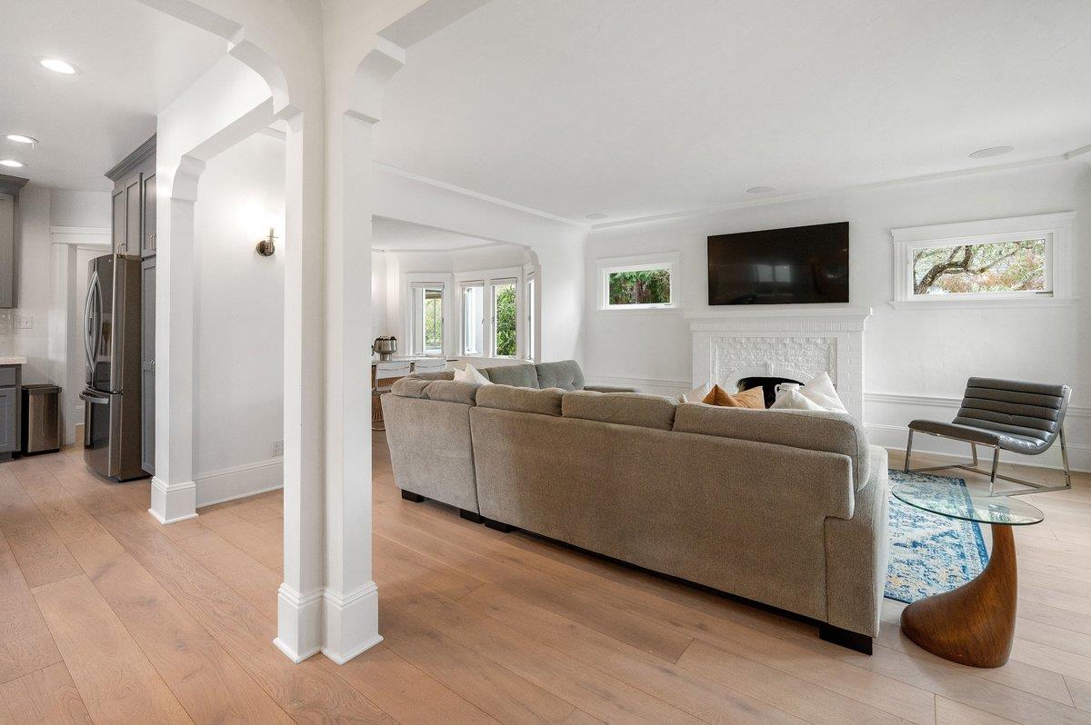 Detail Gallery Image 9 of 67 For 1308 Montero Ave, Burlingame,  CA 94010 - 4 Beds | 3/1 Baths