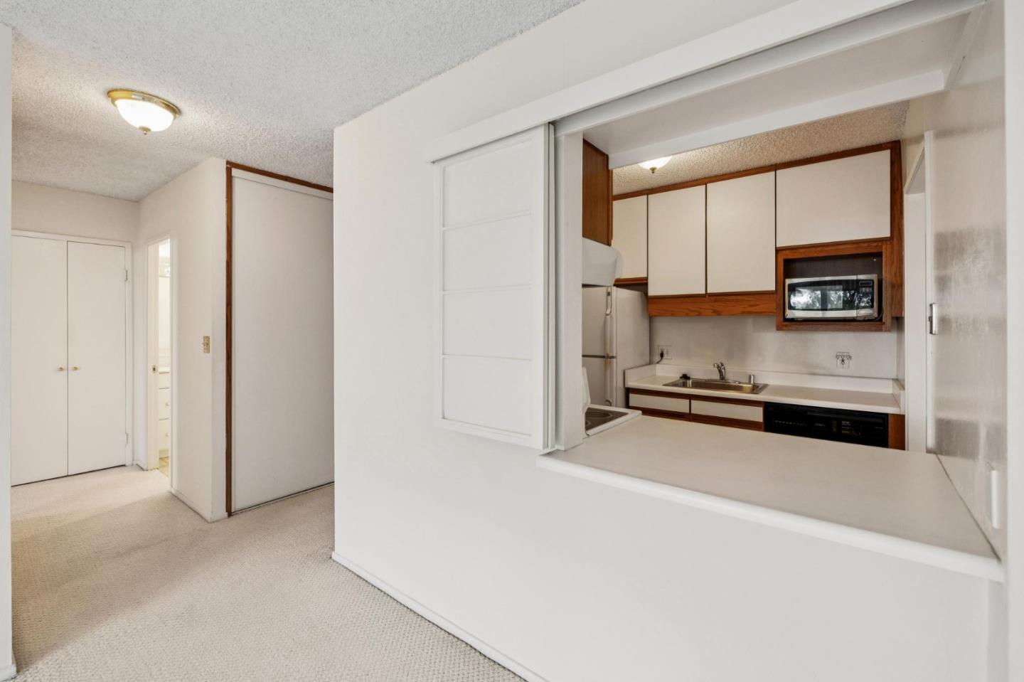 Detail Gallery Image 12 of 28 For 300 Davey Glen Rd #3601,  Belmont,  CA 94002 - 1 Beds | 1 Baths