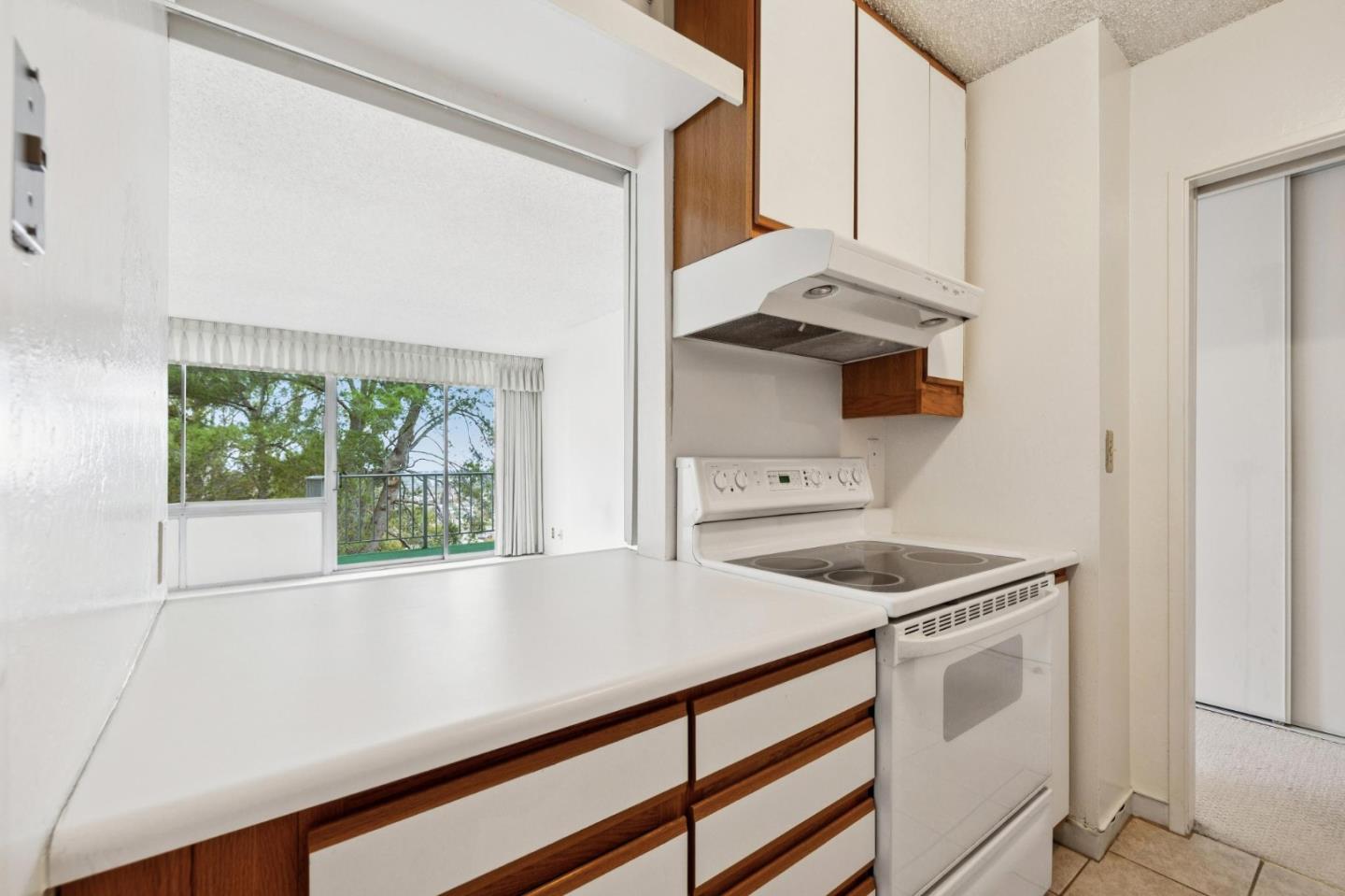 Detail Gallery Image 13 of 28 For 300 Davey Glen Rd #3601,  Belmont,  CA 94002 - 1 Beds | 1 Baths