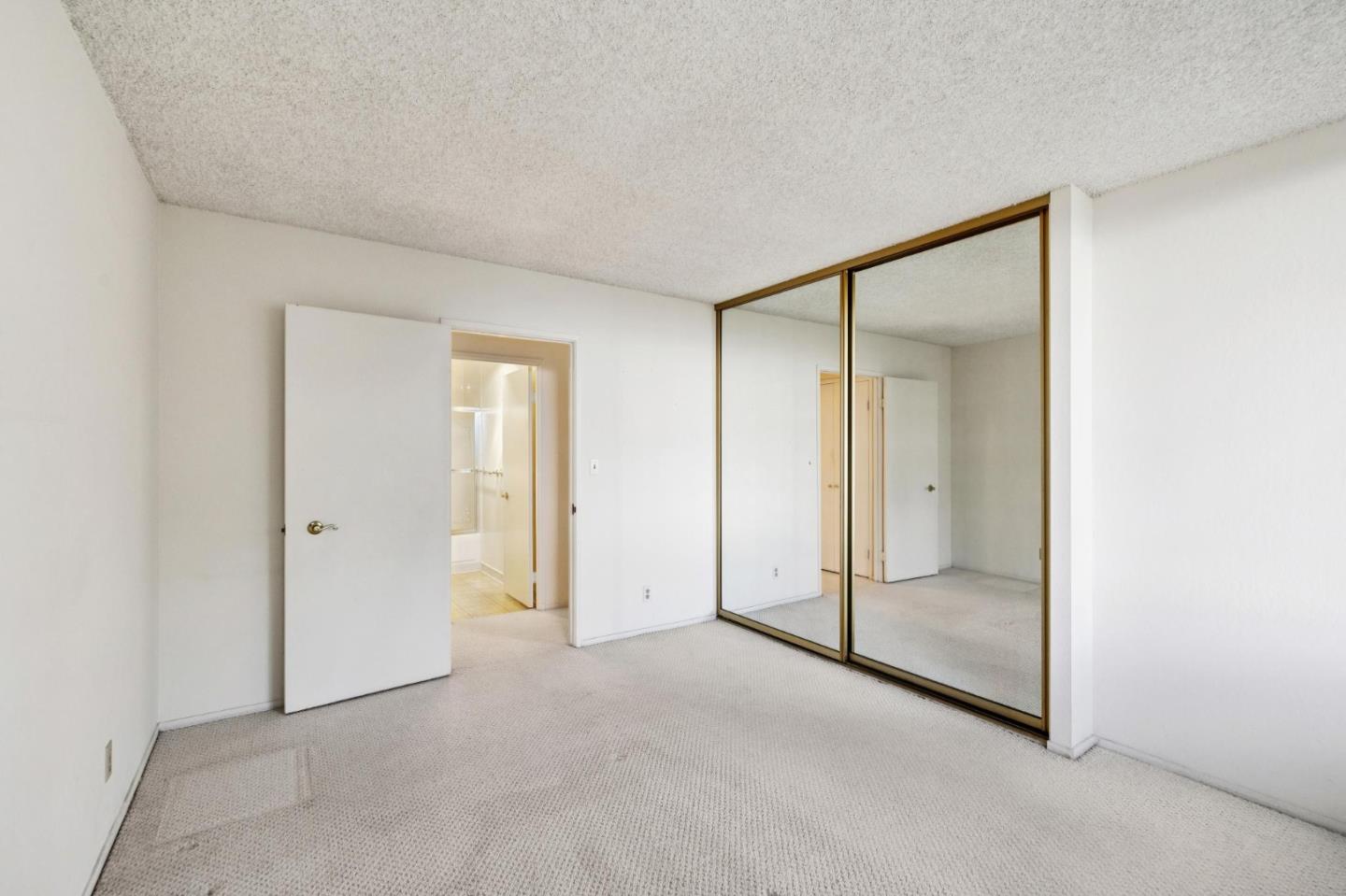 Detail Gallery Image 16 of 28 For 300 Davey Glen Rd #3601,  Belmont,  CA 94002 - 1 Beds | 1 Baths