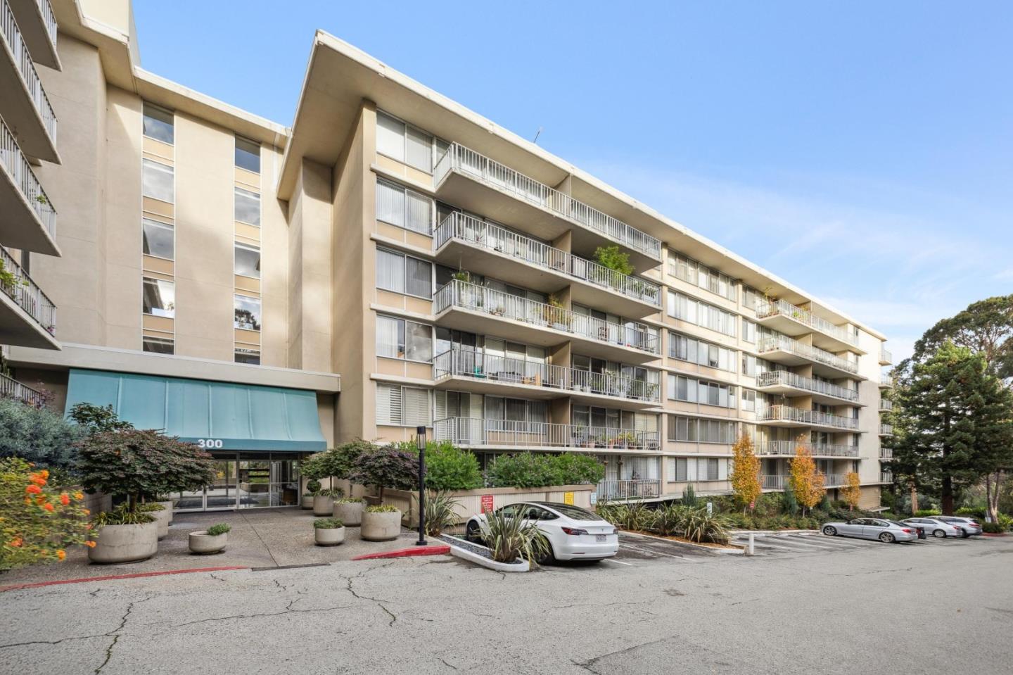 Detail Gallery Image 25 of 28 For 300 Davey Glen Rd #3601,  Belmont,  CA 94002 - 1 Beds | 1 Baths