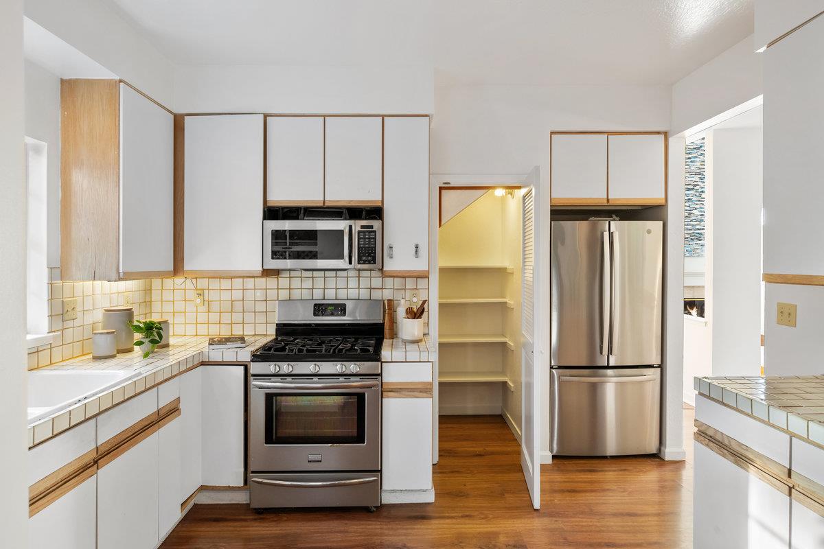 Detail Gallery Image 15 of 49 For 622 Avenue Balboa, El Granada,  CA 94018 - 3 Beds | 2/1 Baths