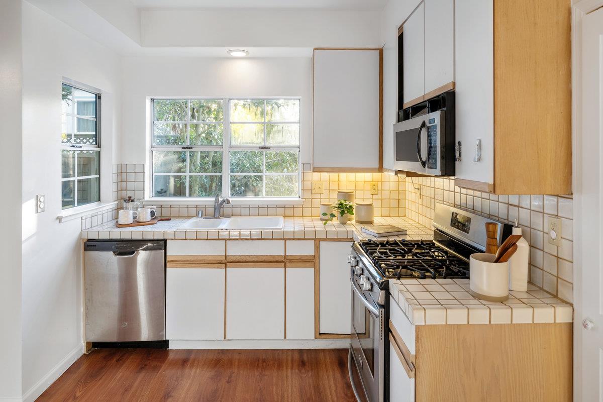 Detail Gallery Image 16 of 49 For 622 Avenue Balboa, El Granada,  CA 94018 - 3 Beds | 2/1 Baths