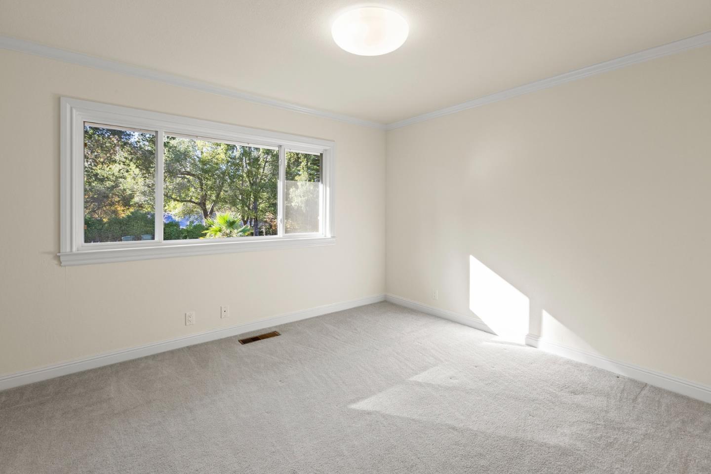 Detail Gallery Image 17 of 60 For 27696 Vogue Ct, Los Altos Hills,  CA 94022 - 5 Beds | 3 Baths