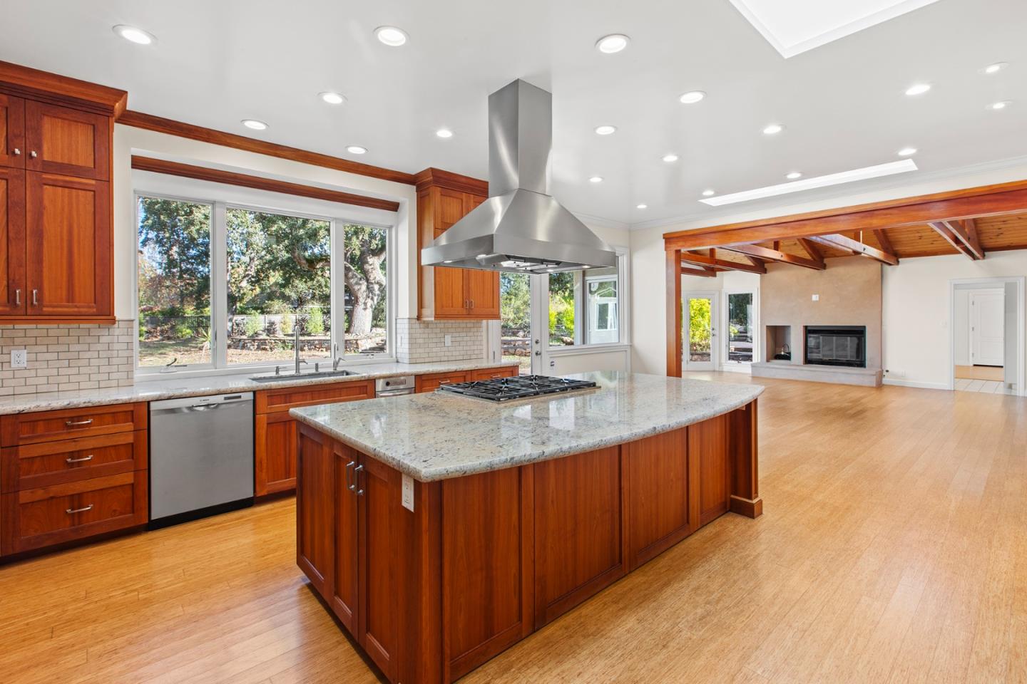 Detail Gallery Image 25 of 60 For 27696 Vogue Ct, Los Altos Hills,  CA 94022 - 5 Beds | 3 Baths