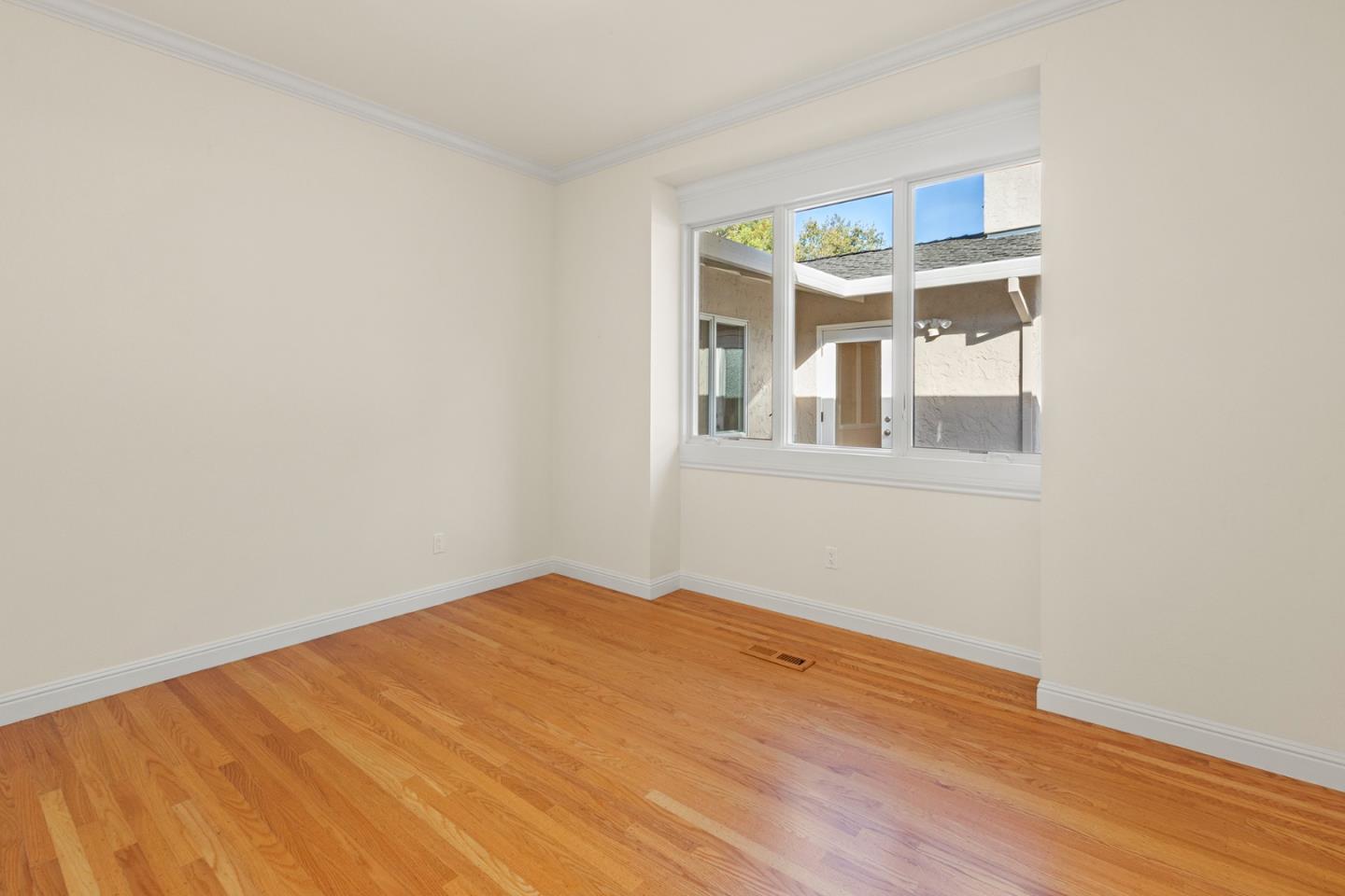 Detail Gallery Image 28 of 60 For 27696 Vogue Ct, Los Altos Hills,  CA 94022 - 5 Beds | 3 Baths