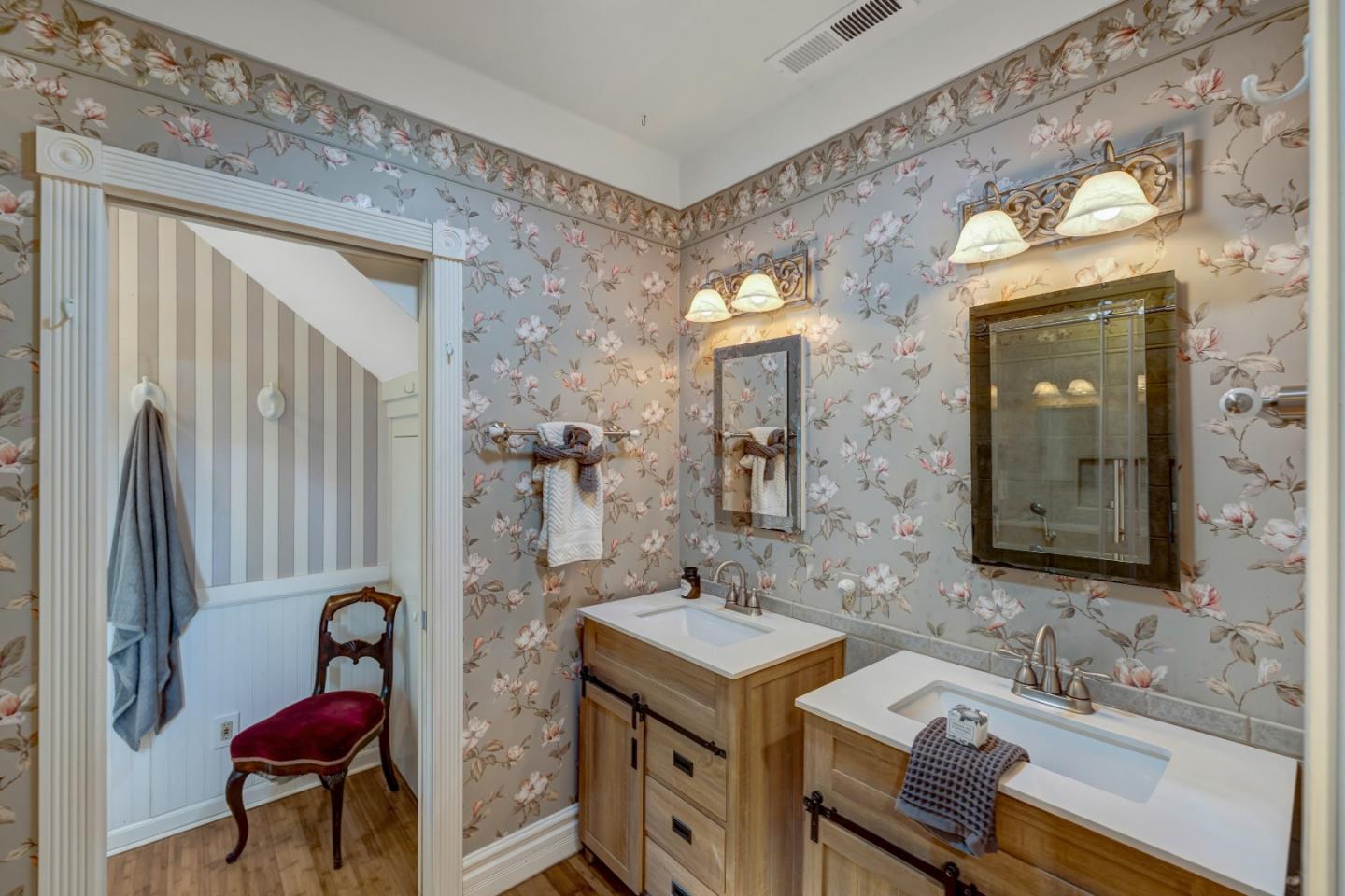 Detail Gallery Image 16 of 34 For 179 Pacific Ave, Pacific Grove,  CA 93950 - 3 Beds | 2 Baths