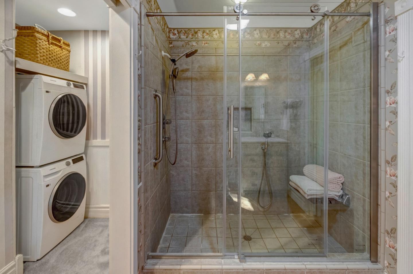 Detail Gallery Image 17 of 34 For 179 Pacific Ave, Pacific Grove,  CA 93950 - 3 Beds | 2 Baths